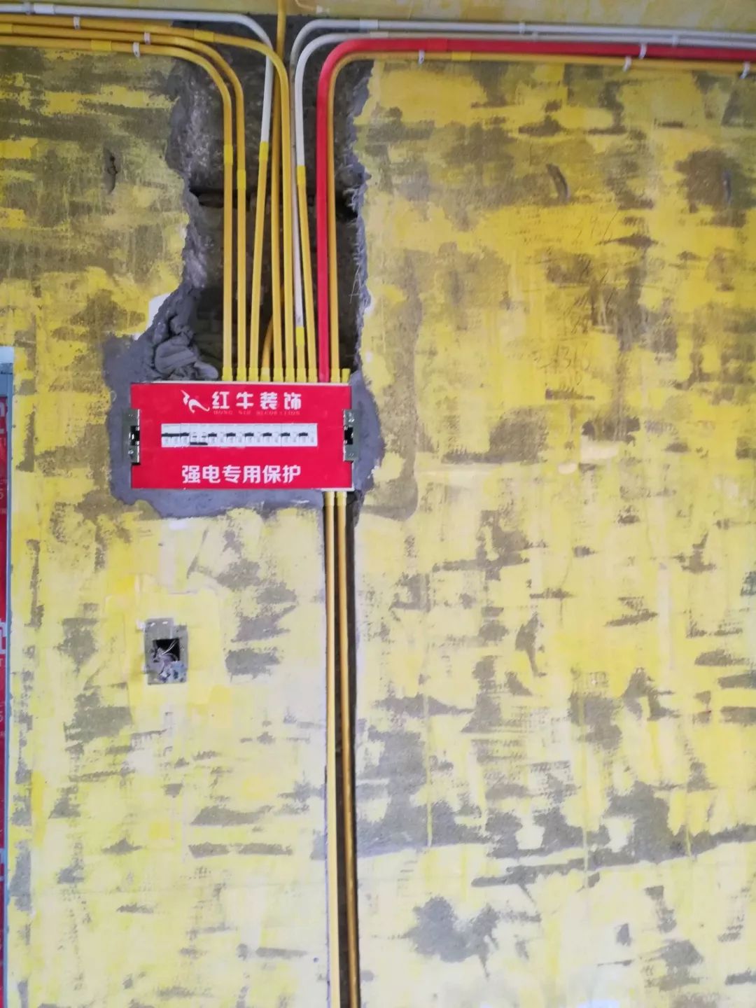 南京明月港灣105平米北歐風(fēng)格裝修  擁有獨立衣帽間與書房36強電專用保護(hù)