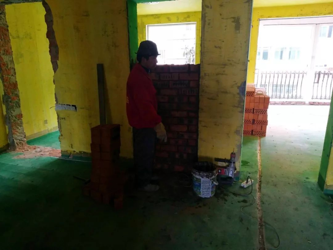 南京龍蟠花苑90㎡現(xiàn)代輕奢--老房升級改造，變身時尚精致家！24拆砌工程