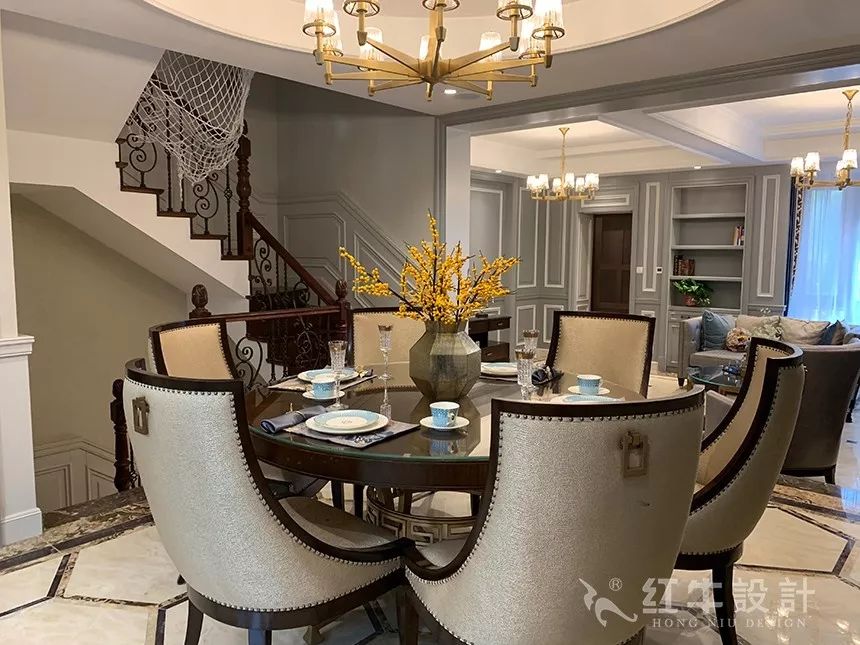 南京東墅山莊360㎡現(xiàn)代美式輕奢--設(shè)計(jì)師帶你欣賞完工別墅07餐廳效果