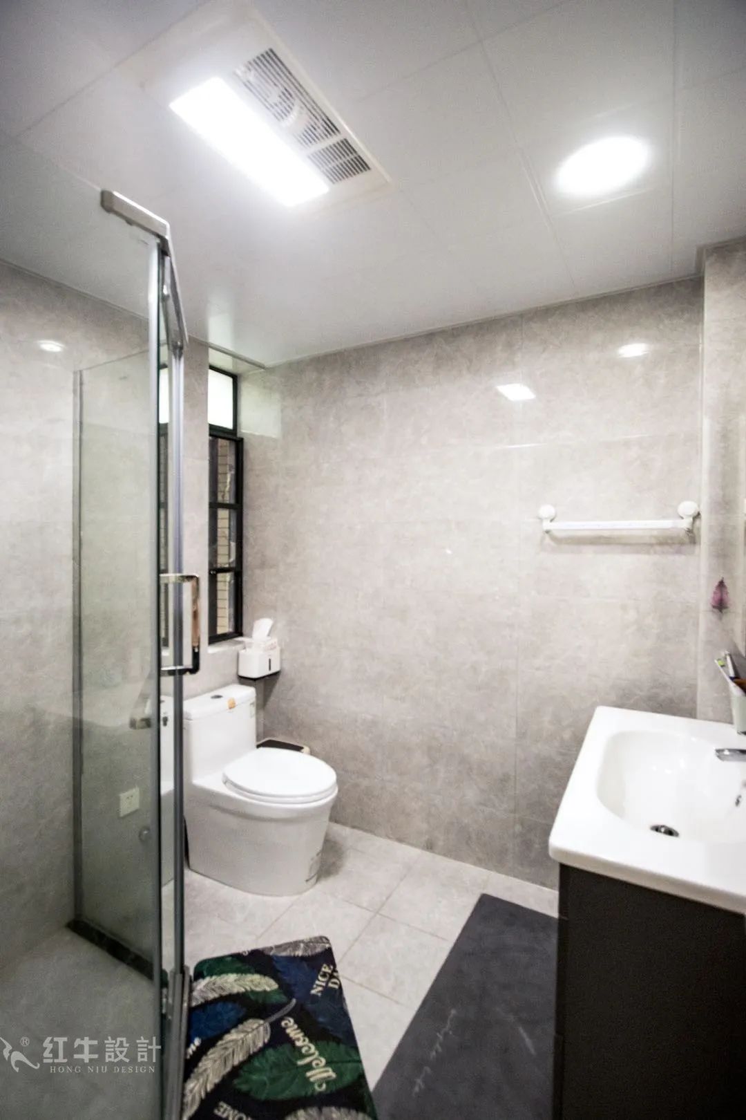 最美畢業(yè)照 ⑥--簡美不一定是深色系，也可以這樣清爽哦！11衛(wèi)生間