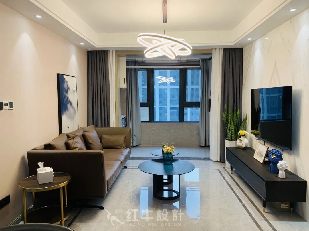 最美畢業(yè)照 ④--保利國際社區(qū)96㎡現(xiàn)代風(fēng)格“成品家”！01客廳