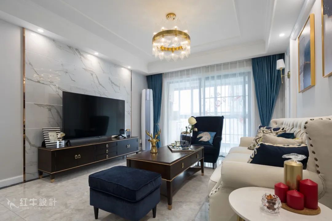 85后夫婦的美式輕奢家，起名“海藍(lán)之謎”！06客廳背景墻