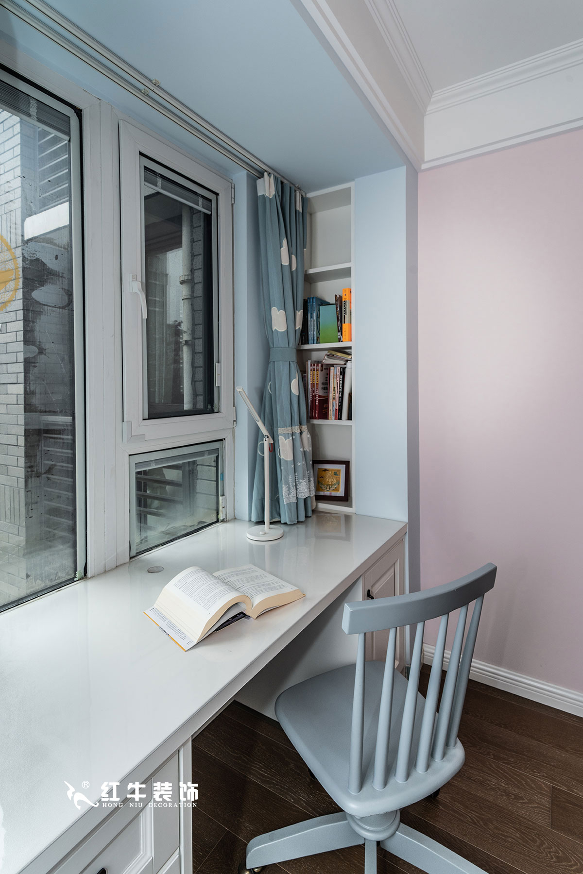 +logo_魏明花_華府國際-117㎡-簡美風格（3室2廳2衛(wèi)，全包16萬）14兒童房書桌壁龕_華府-2