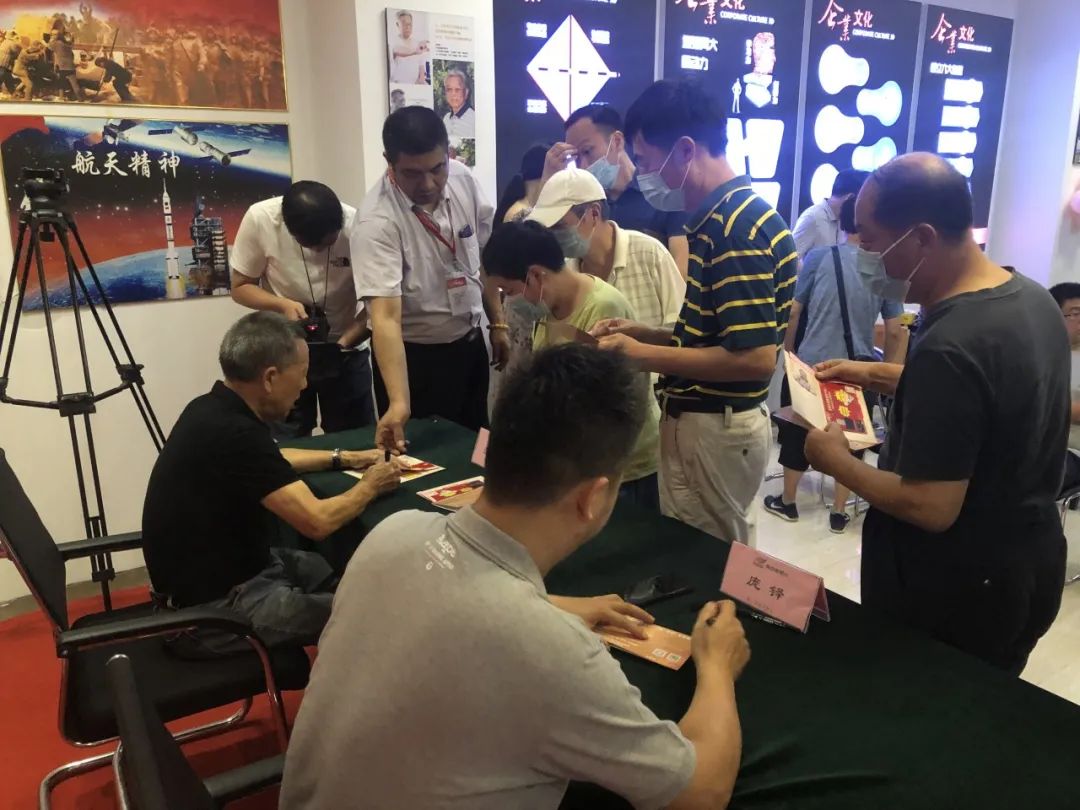 23周年 | 紅牛裝飾店慶“總裁簽售會”圓滿結束