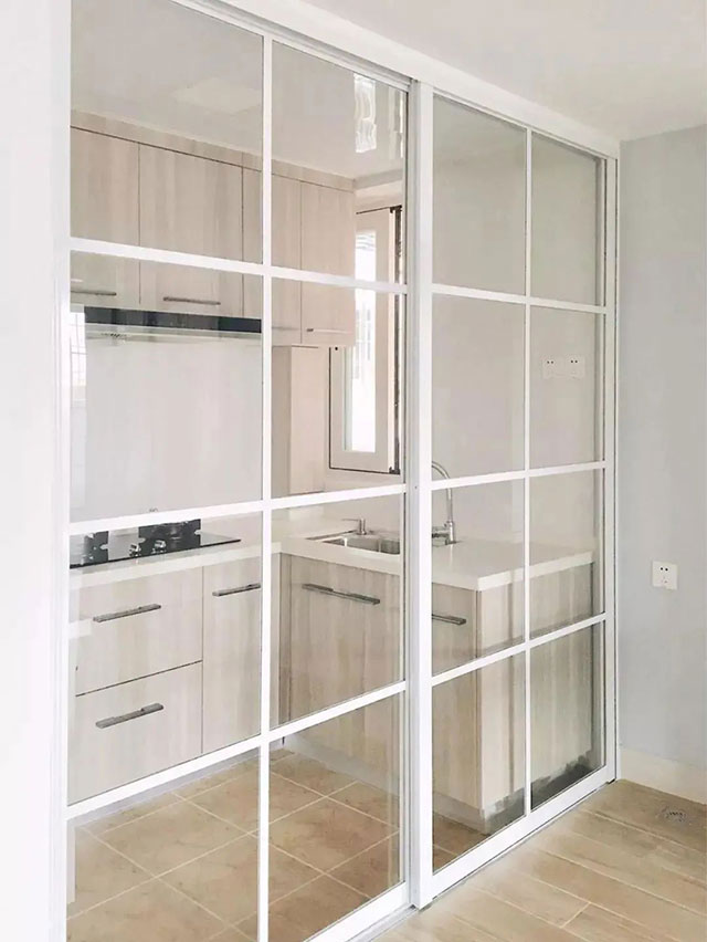 想裝玻璃推門，哪種更適合？