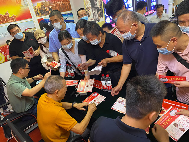 直擊火爆現(xiàn)場(chǎng)！紅牛裝飾24周年慶火熱進(jìn)行中~