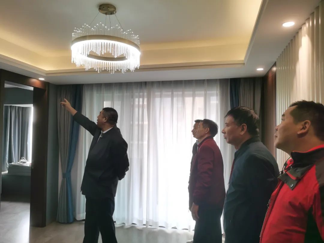 【雙十一】工程總監(jiān)親自帶隊(duì)巡檢，嚴(yán)守每個(gè)工地品質(zhì)，不負(fù)所托！