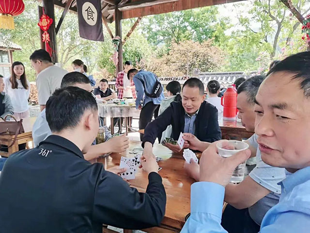 紅牛裝飾團(tuán)建｜不忘初心，擔(dān)當(dāng)有為，共創(chuàng)美好未來！