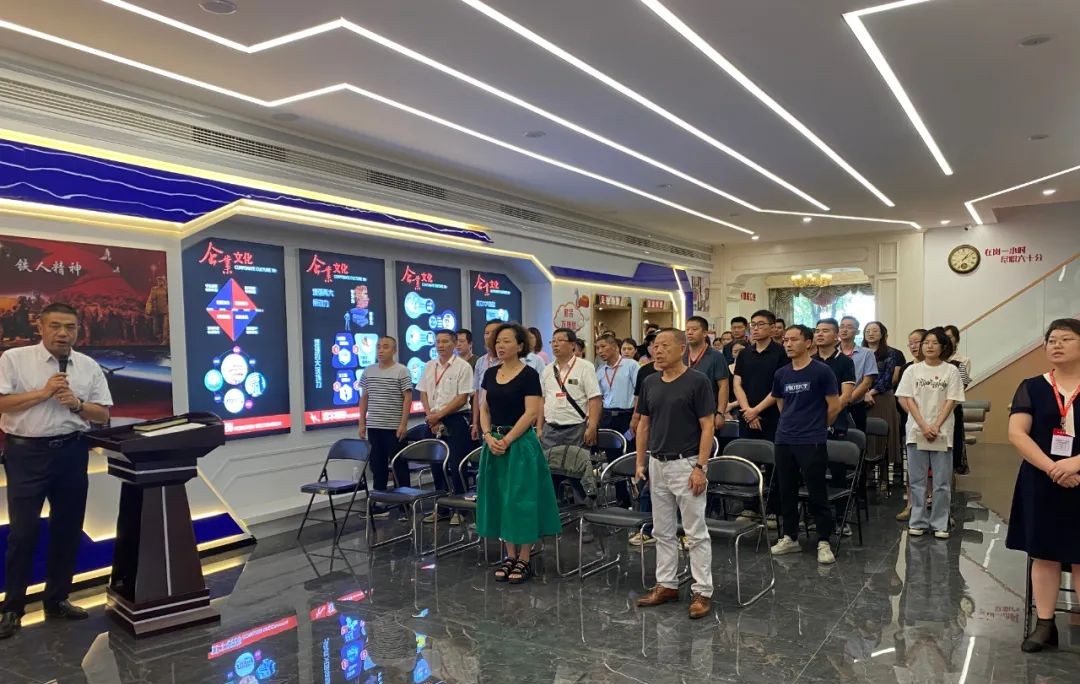 紅牛裝飾｜“2022年上半年工作總結暨25周年店慶動員大會”圓滿結束！