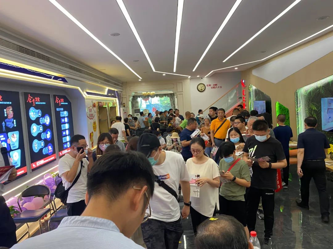 神秘大禮令人震驚！直擊紅牛裝飾25周年慶活動(dòng)現(xiàn)場，氣氛太火爆！