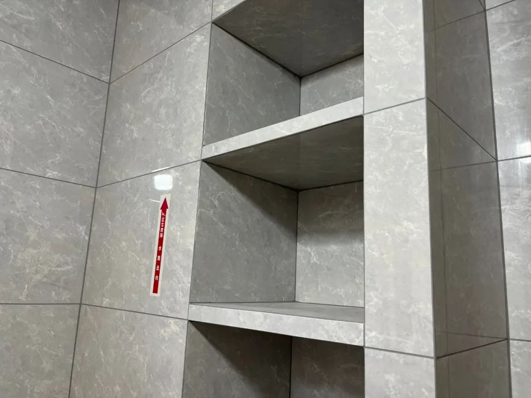 工地突擊巡檢｜無(wú)懼高溫，直擊40℃+的工地施工現(xiàn)場(chǎng)！