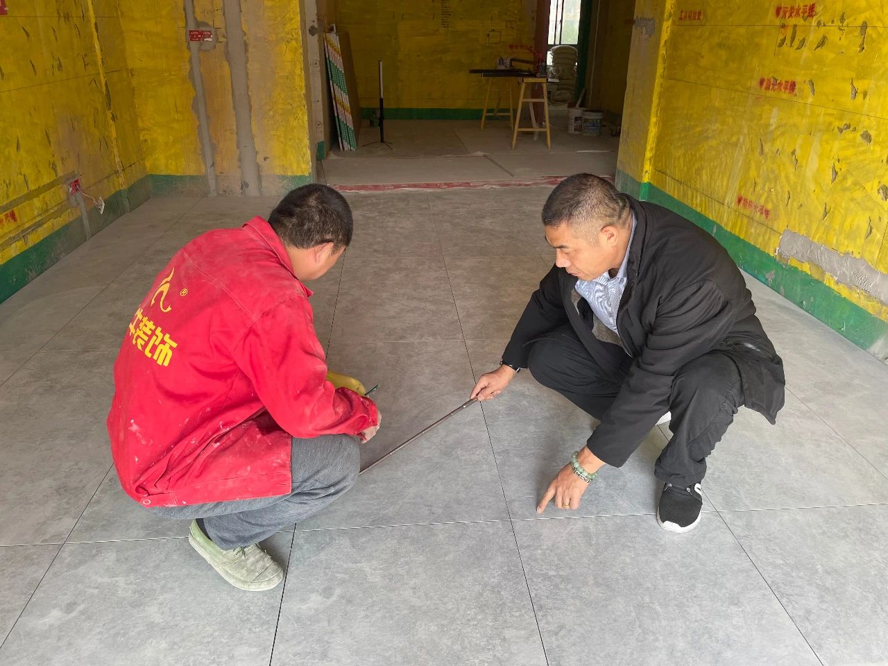 工地巡檢｜突擊地暖驗收現(xiàn)場，這個冬天，讓您家更溫暖、更安全！