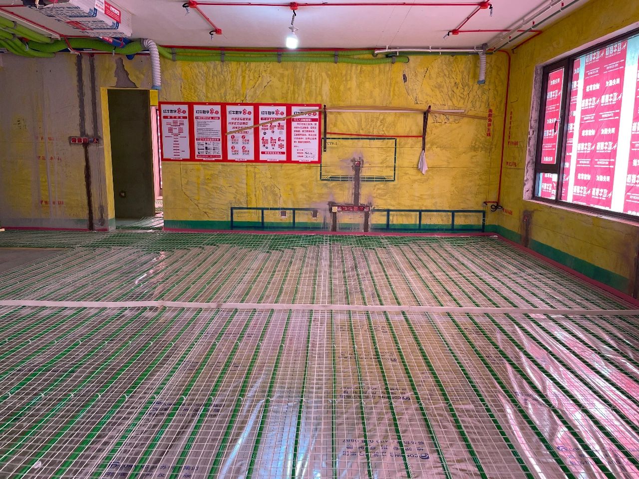 工地巡檢｜突擊地暖驗收現(xiàn)場，這個冬天，讓您家更溫暖、更安全！