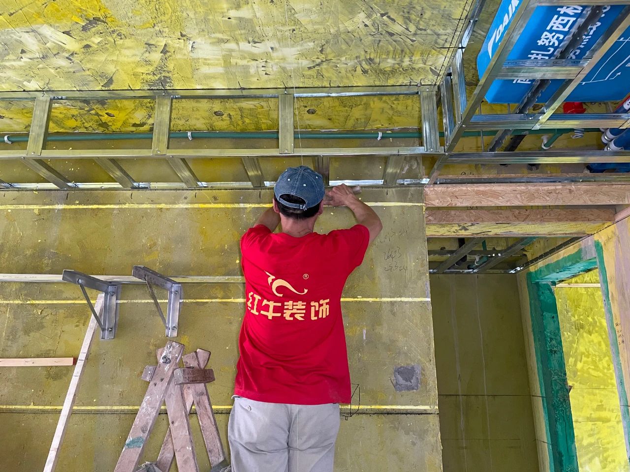 嚴(yán)控品質(zhì)，紅牛裝飾工程總監(jiān)→又雙叒叕帶隊(duì)去工地“找茬”了？！