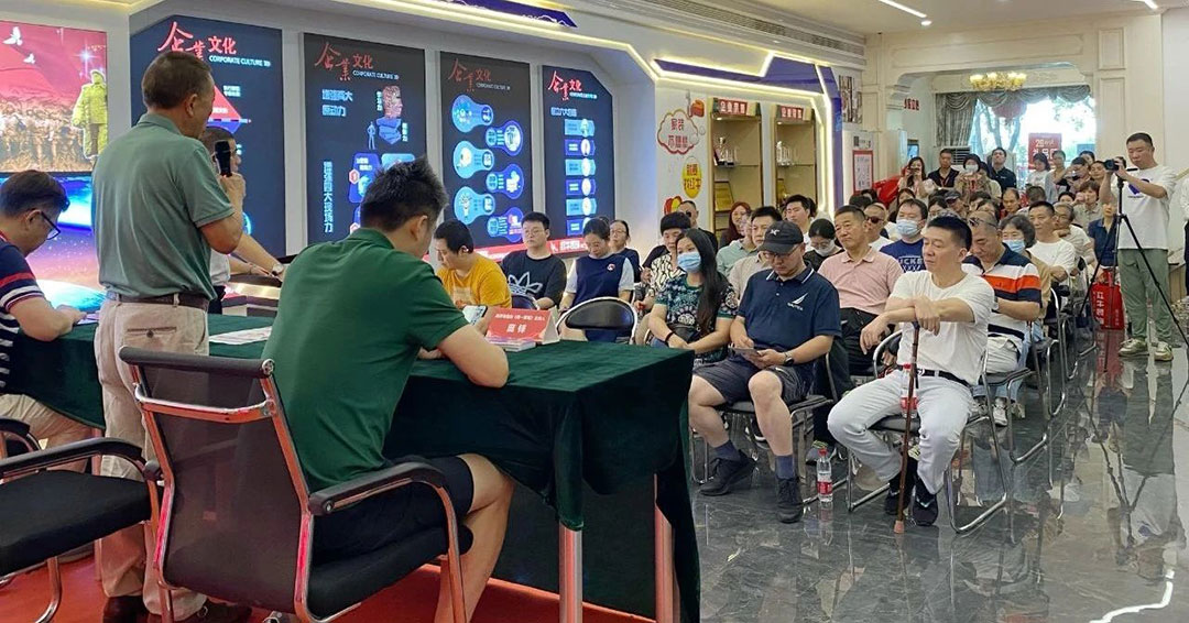 南京紅牛裝飾26周年慶典圓滿成功！客如潮涌，座無(wú)空席，盛況空前！