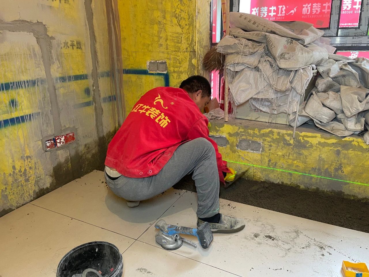 工地突擊巡檢｜嚴(yán)守工藝品質(zhì)，用行動兌現(xiàn)承諾！