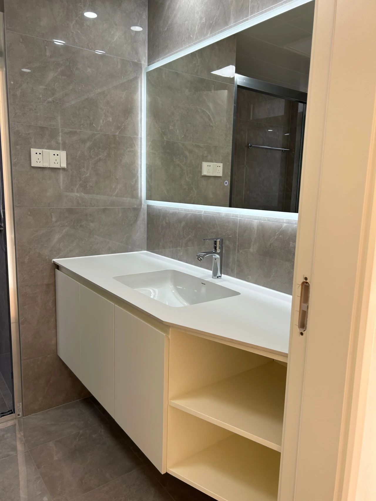 叮~這是我們2024年收到的第4面錦旗啦?。▋?nèi)附完工實(shí)景圖）