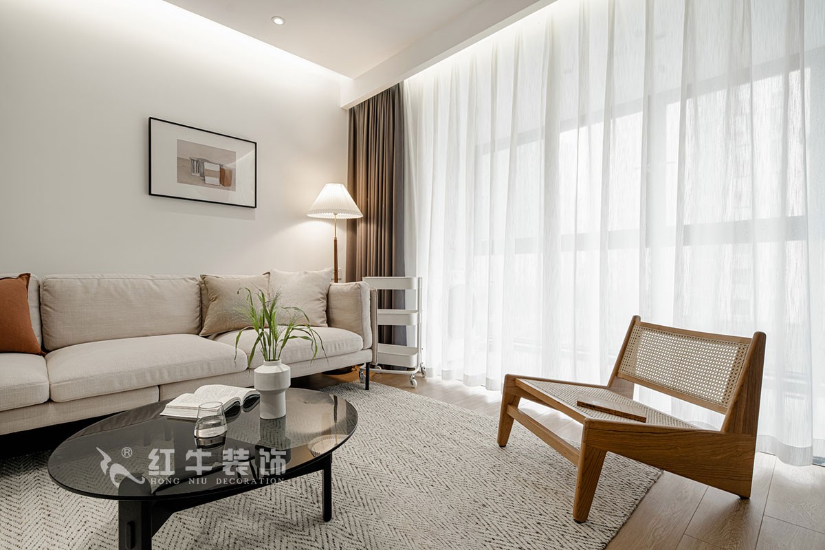 南京紅牛裝飾公司：日式原木風(fēng)裝修實景，素雅舒適，有松弛感的家