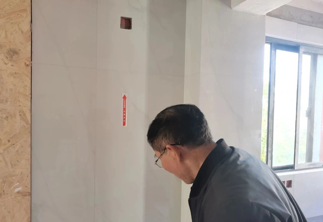 南京紅牛裝飾公司工地巡檢：雙11拼什么？我們?cè)谄促|(zhì)量！拼服務(wù)！