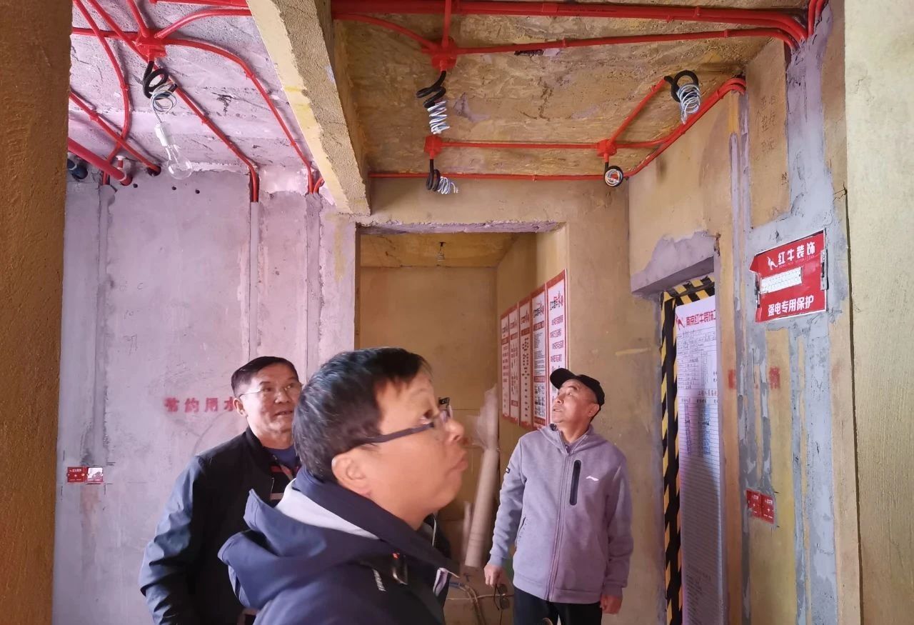 南京紅牛裝飾公司工地巡檢：這水電施工現場，您給打幾分？