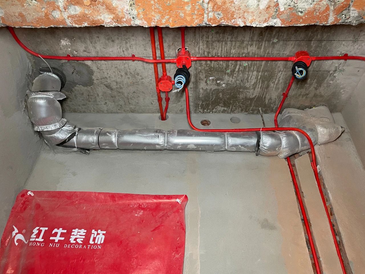 南京紅牛裝飾公司工地巡檢：這水電施工現場，您給打幾分？