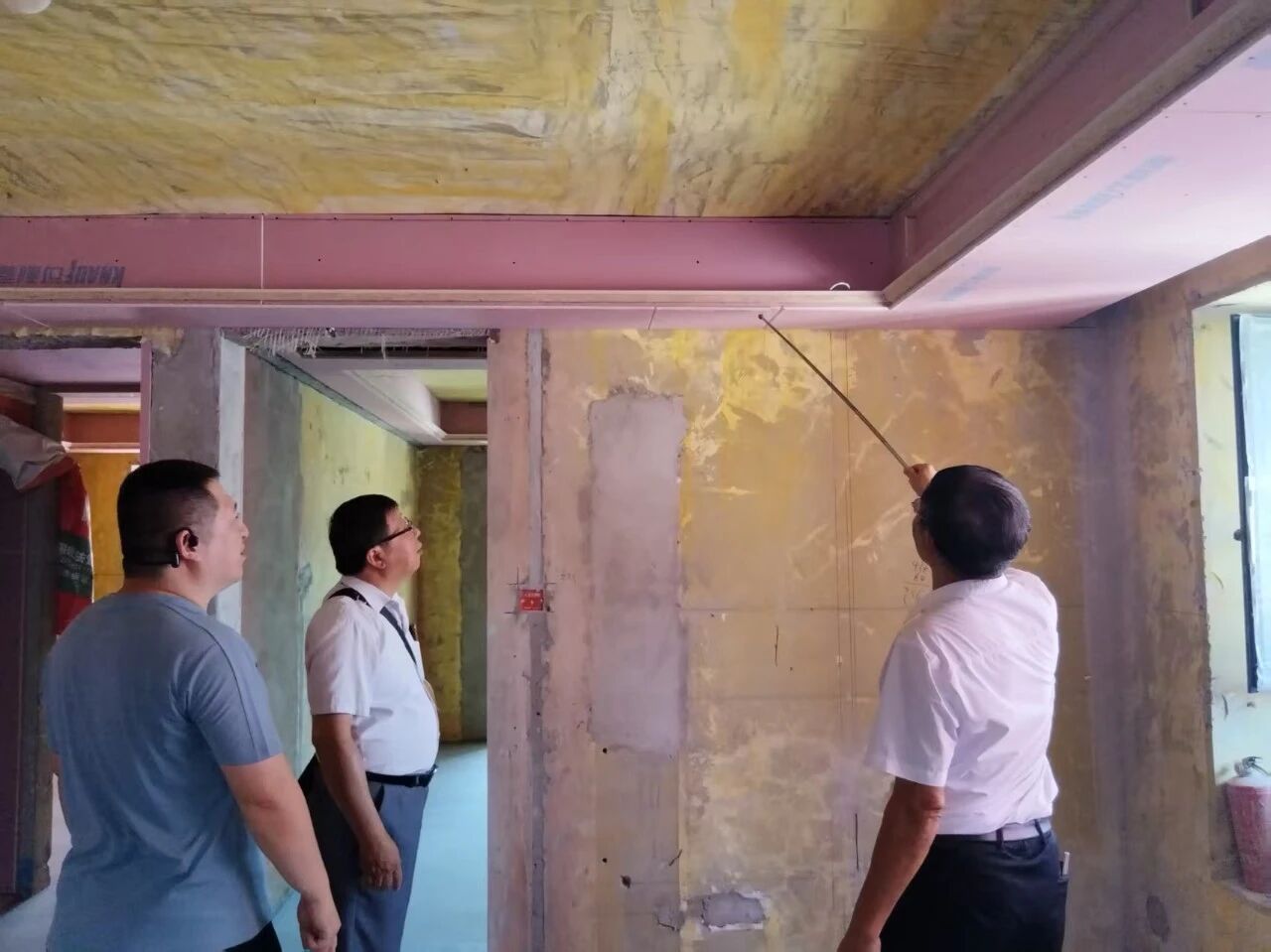 南京紅牛裝飾：工地突擊巡檢，狠抓質(zhì)量，嚴(yán)控細(xì)節(jié)，品質(zhì)交付！