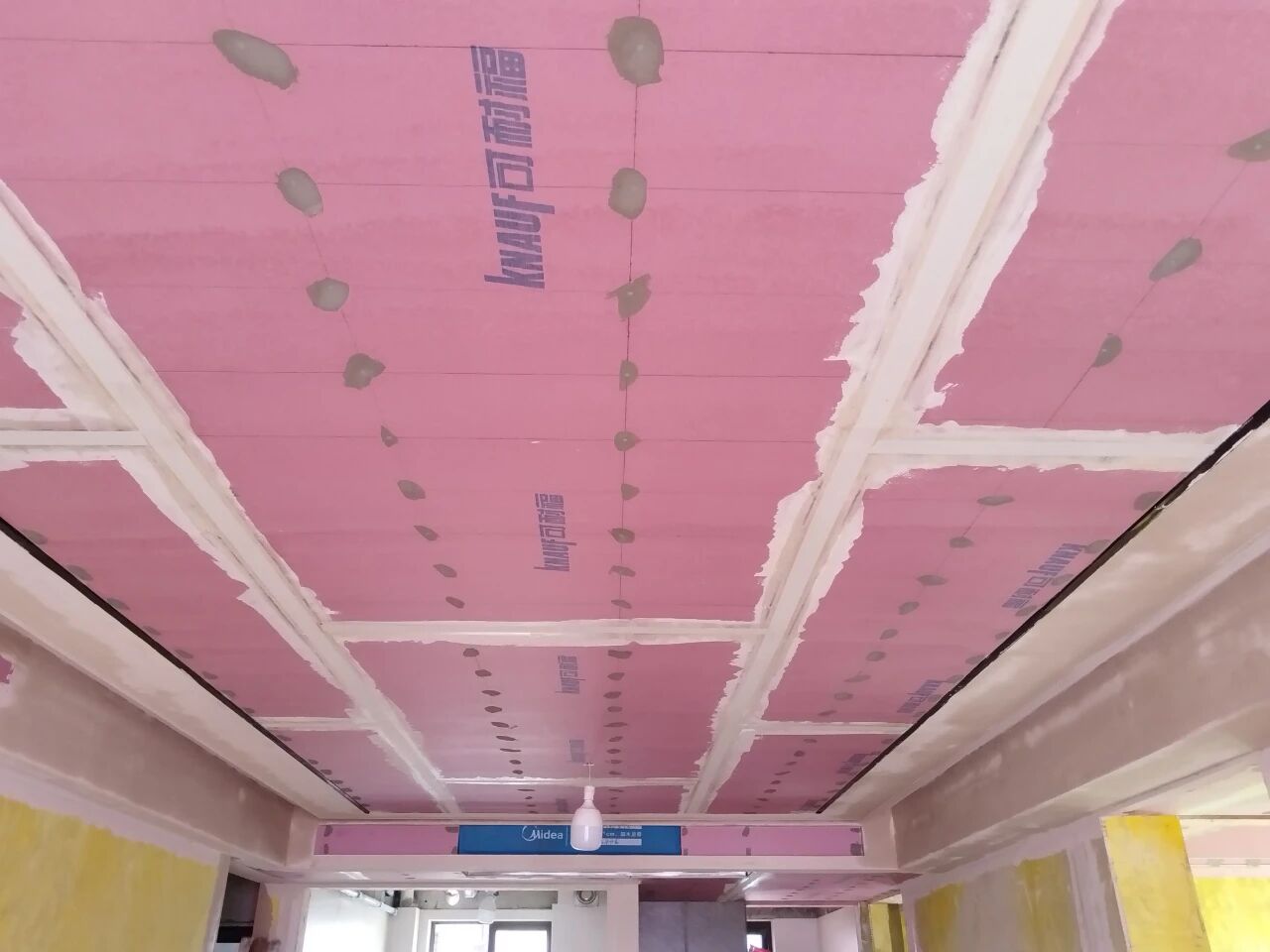 南京紅牛裝飾：工地突擊巡檢，狠抓質(zhì)量，嚴(yán)控細(xì)節(jié)，品質(zhì)交付！