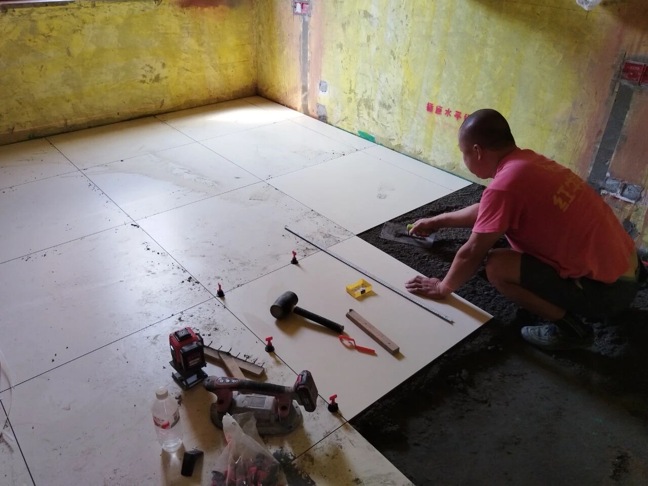 設(shè)計師工地巡檢，用腳步丈量細節(jié)，護航效果完美落地！