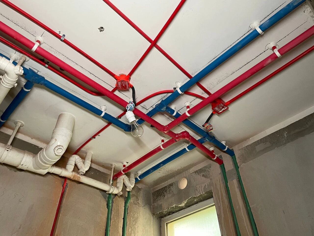 差別真的太大了！南京紅牛裝飾標準化水電工藝vs非正規(guī)／熟人施工隊的水電工藝！