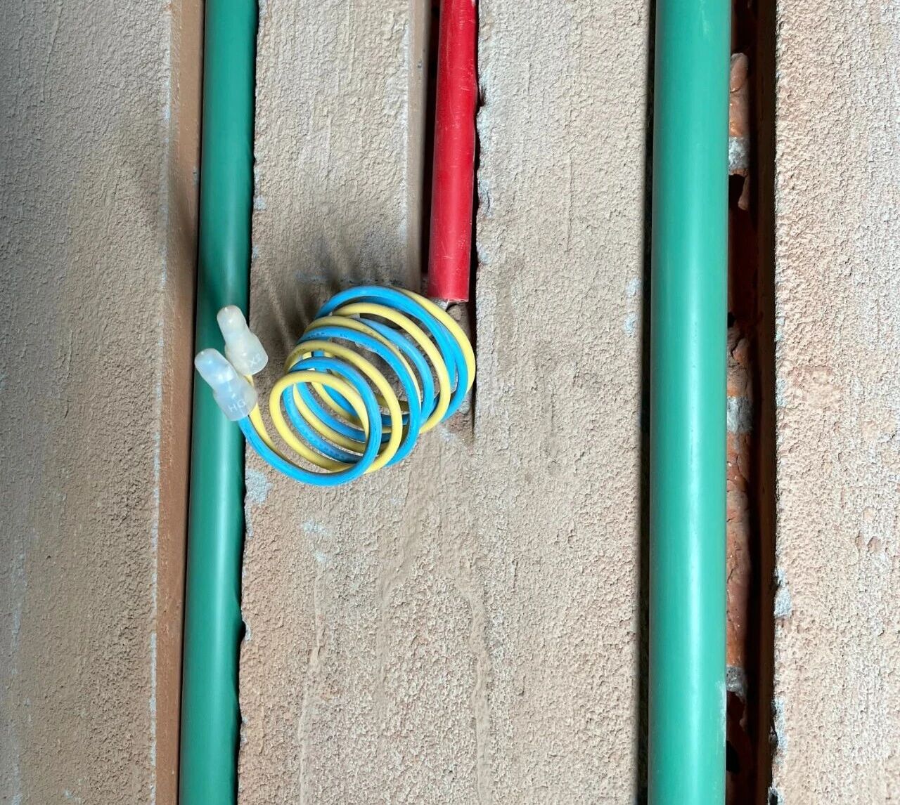 差別真的太大了！南京紅牛裝飾標準化水電工藝vs非正規(guī)／熟人施工隊的水電工藝！