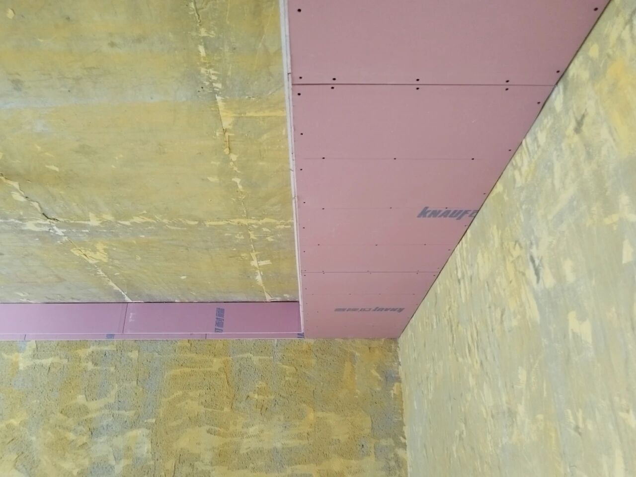 九月秋意漸濃，南京紅牛裝飾工地巡檢步履不停，只為兌現(xiàn)品質(zhì)承諾！