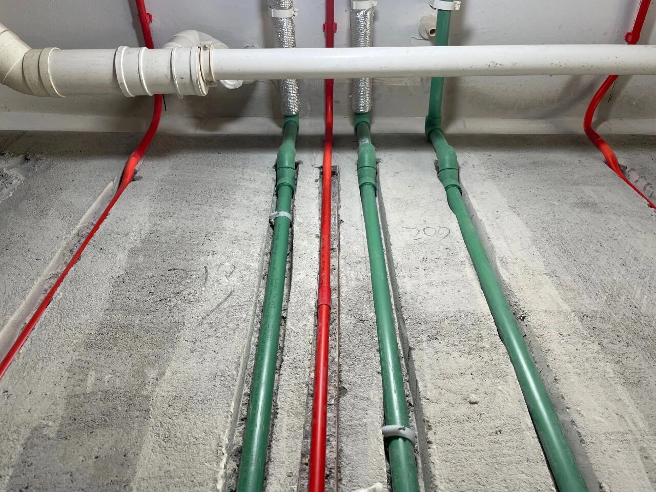 南京比較靠譜的裝修公司？南京紅牛裝飾裝修寶典：新房裝修好多久可以入住？關(guān)鍵在于……